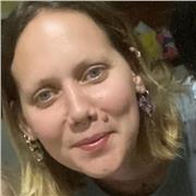 Soy profesora de primaria y monitora de ocio y tiempo libre, especializada en apoyo escolar para niños y niñas.